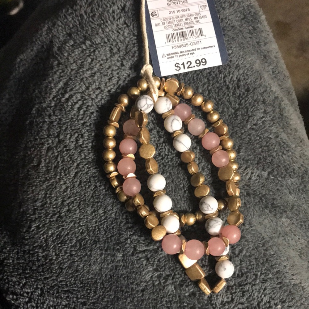 Universal thread stretchy bracelet